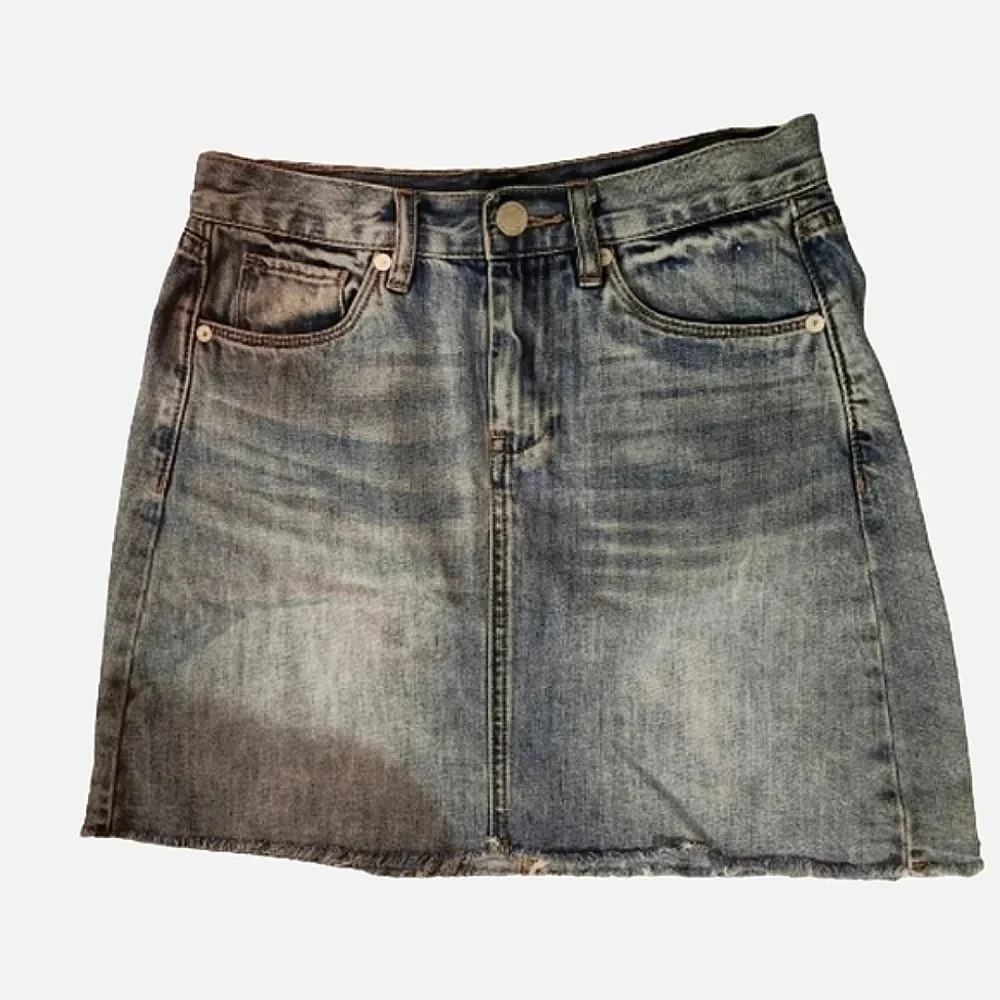 NWOT Blank NYC raw hem denim mini skirt  Size 25